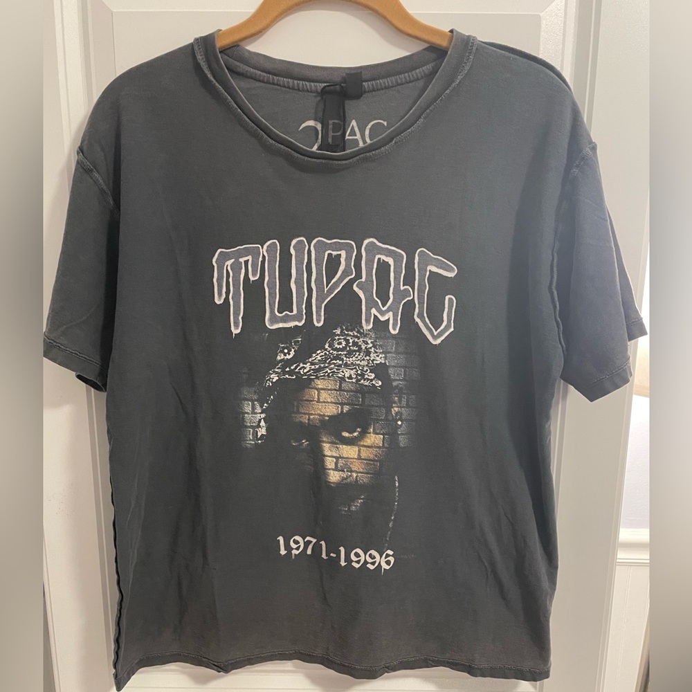 Tupac Vintage Faded Black TShirt 2Pac Graphic And Finally Size 4
